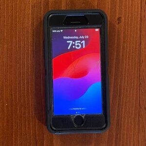 iPhone SE – 64GB with Black OtterBox Case (Cracked Screen)
